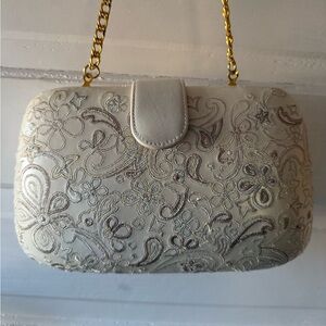 J.Renee Cream Floral Embroidered Clutch